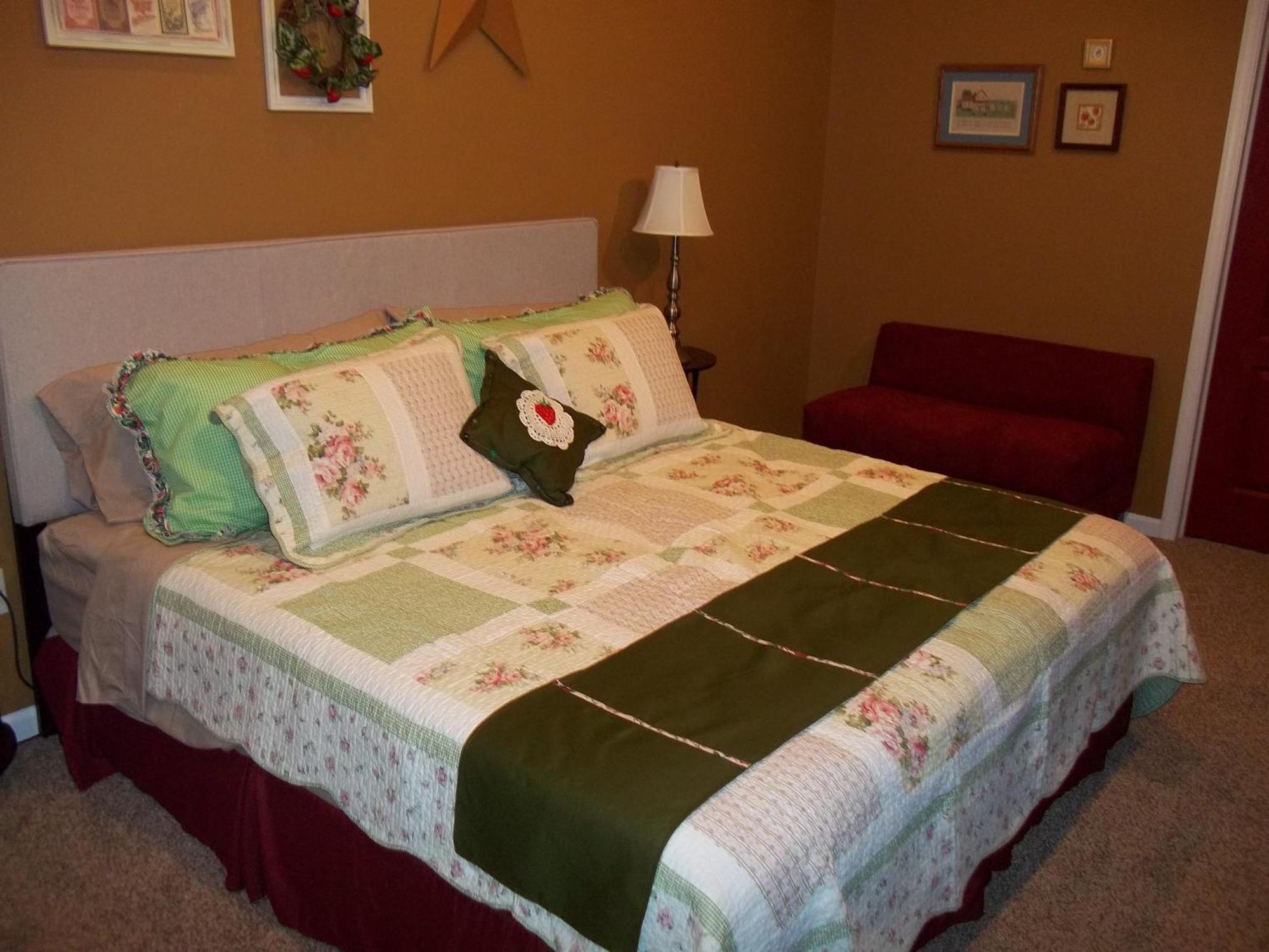 Tin Brook Bed & Breakfast Walden Room photo